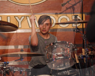 PEOPLE - Phil Collins mit seinem Sohn Nicholas im Hard Rock Cafe in Hollywood