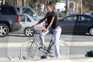 PEOPLE - Lais Ribeiro sportlich vor der Kamera für Victoria's Secret's 