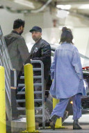 EXKLUSIV - Selena Gomez und The Weeknd Hand in Hand vor Dave & Buster's 