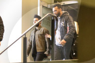 EXKLUSIV - Selena Gomez und The Weeknd Hand in Hand vor Dave & Buster's 
