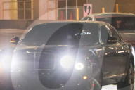 EXKLUSIV - Selena Gomez und The Weeknd Hand in Hand vor Dave & Buster's 