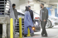 EXKLUSIV - Selena Gomez und The Weeknd Hand in Hand vor Dave & Buster's 