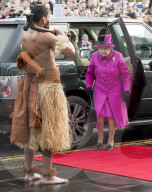 PEOPLE - Queen Elizabeth besucht die Fiji Ausstellung in Norwich