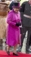PEOPLE - Queen Elizabeth besucht die Fiji Ausstellung in Norwich