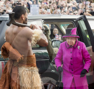 PEOPLE - Queen Elizabeth besucht die Fiji Ausstellung in Norwich