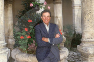 PEOPLE - Mike Connors  ist im Alter von 91 gestorben