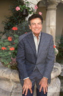 PEOPLE - Mike Connors  ist im Alter von 91 gestorben