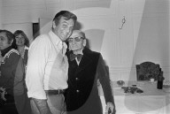 PEOPLE - Mike Connors  ist im Alter von 91 gestorben
