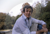 PEOPLE - Mike Connors  ist im Alter von 91 gestorben