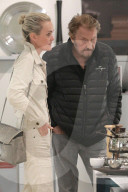 EXKLUSIV - Johnny und Laeticia Hallyday kaufen bei Alessi in Beverly Hills ein