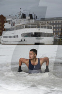 FEATURE - Winterschwimmer Morgan Freedude 