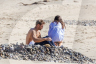 PEOPLE - Georgia May Foote und George Alsford turteln am Beach von Malibu