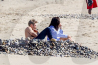 PEOPLE - Georgia May Foote und George Alsford turteln am Beach von Malibu