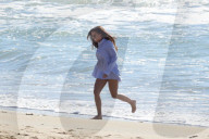 PEOPLE - Georgia May Foote und George Alsford turteln am Beach von Malibu