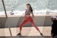 EXKLUSIV - Adriana Lima posiert sportlich für Victoria's Secret in Venice Beach