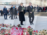 NEWS - Berlin: Merkel und Hollande gedenken der Opfer am Breitscheidplatz