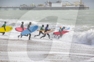 FEATURE - Surfen am Brighton Beach