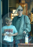 PEOPLE - Gwen Stefani geht mit ihrer Familie shoppen