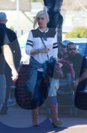 PEOPLE - Gwen Stefani geht mit ihrer Familie shoppen