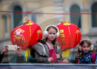 NEWS - Chinesen rund um die Welt feiern das Jahr des Feuer-Hahns