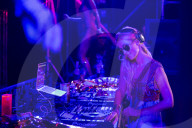 STUDIO - Paris Hilton als DJ auf La Reunion