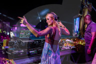 STUDIO - Paris Hilton als DJ auf La Reunion