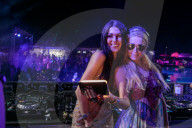 STUDIO - Paris Hilton als DJ auf La Reunion