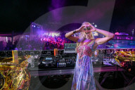 STUDIO - Paris Hilton als DJ auf La Reunion
