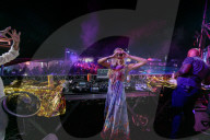 STUDIO - Paris Hilton als DJ auf La Reunion