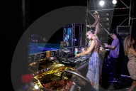 STUDIO - Paris Hilton als DJ auf La Reunion