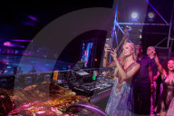 STUDIO - Paris Hilton als DJ auf La Reunion