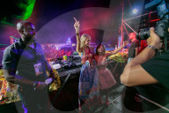 STUDIO - Paris Hilton als DJ auf La Reunion