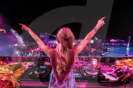 STUDIO - Paris Hilton als DJ auf La Reunion