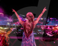 STUDIO - Paris Hilton als DJ auf La Reunion