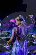 STUDIO - Paris Hilton als DJ auf La Reunion