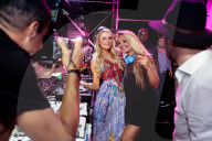 STUDIO - Paris Hilton als DJ auf La Reunion