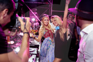 STUDIO - Paris Hilton als DJ auf La Reunion