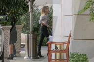 PEOPLE - Amber Heard back in Business