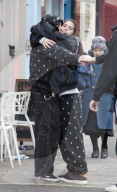 PEOPLE - Rocco Ritchie turtelt mit seiner Freundin Kim Turnbull in London