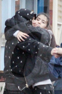 PEOPLE - Rocco Ritchie turtelt mit seiner Freundin Kim Turnbull in London