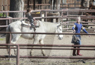 EXKLUSIV - Gwen Stefani geht mit ihren Kindern auf einer Ranch reiten
