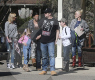 EXKLUSIV - Gwen Stefani geht mit ihren Kindern auf einer Ranch reiten