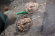 REPORTAGE - Produktion der Masken für die Bafta Awards im Middlesex