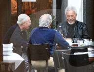 EXKLUSIV - Tom Jones bei Lunch mit Freunden