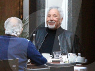 EXKLUSIV - Tom Jones bei Lunch mit Freunden