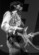 PEOPLE - Prince live in der Wembley Arena in London (1995)