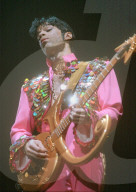 PEOPLE - Prince live in der Wembley Arena in London (1995)