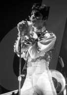 PEOPLE - Prince live in der Wembley Arena in London (1995)