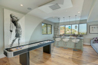 PEOPLE - Von Schlammlawine bedroht: Demi Lovato Villa bei Los Angeles