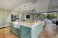 PEOPLE - Von Schlammlawine bedroht: Demi Lovato Villa bei Los Angeles